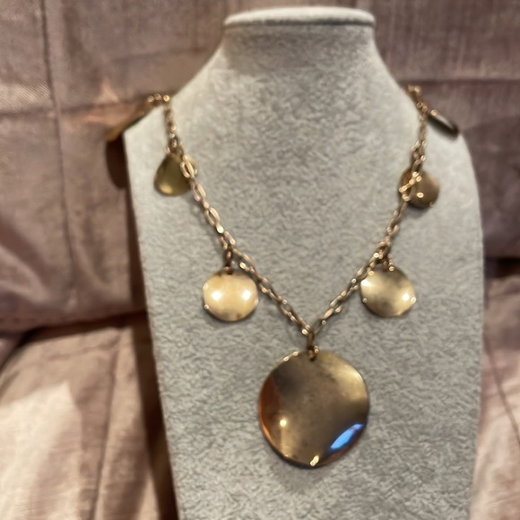 Jewelry - Goldtone Coin Style Necklace